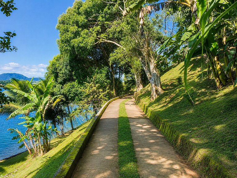 Villa on the hill in Angra dos Reis