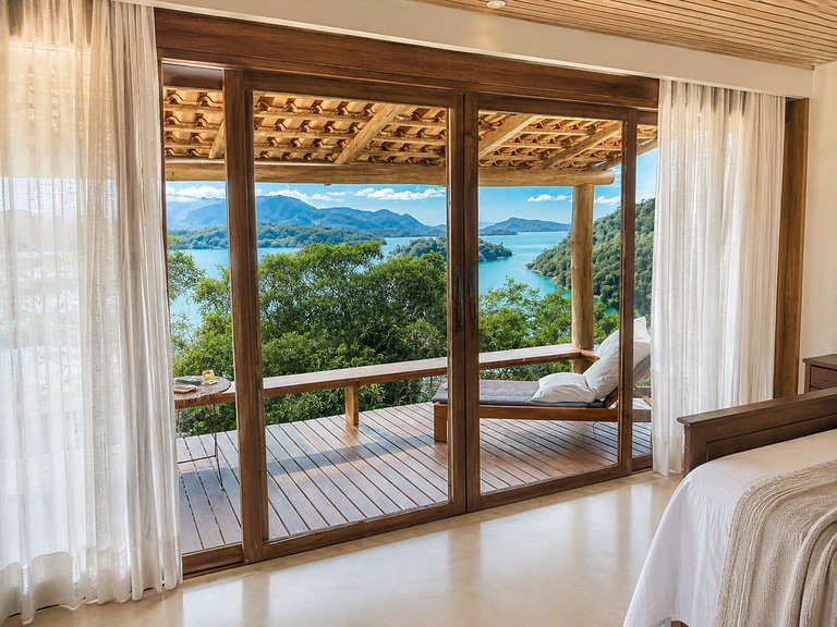 Casa no alto da colina em Angra dos Reis