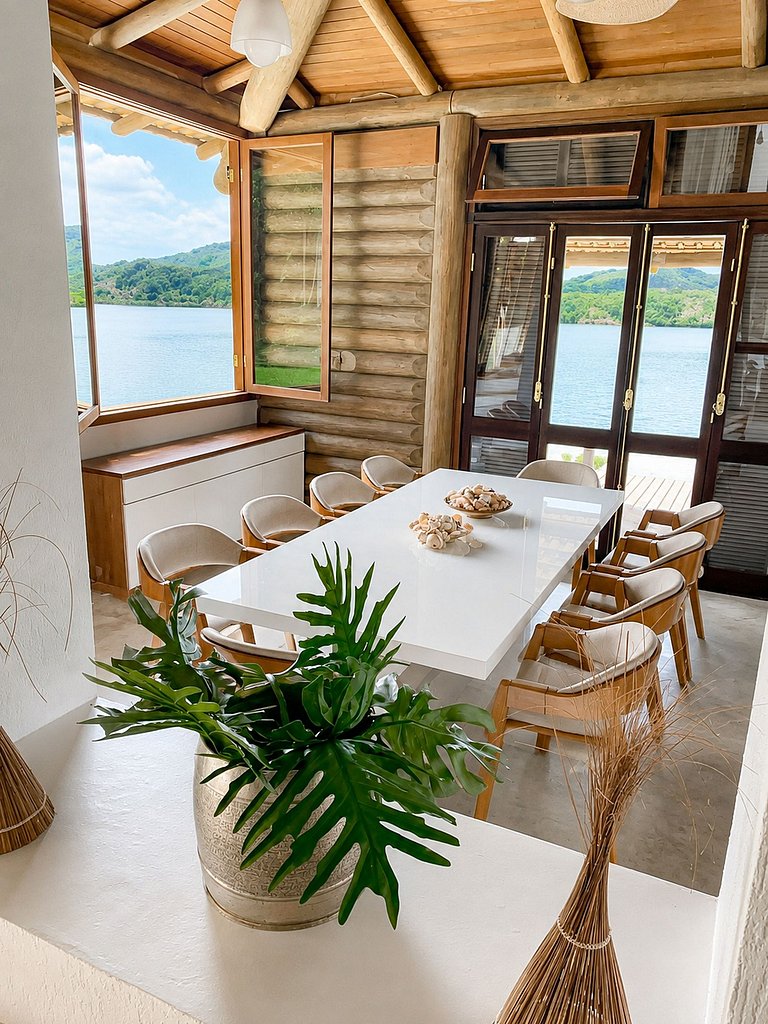 Casa no alto da colina em Angra dos Reis