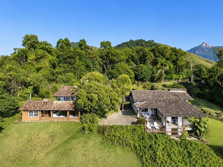Casa en lo alto de colina en Angra dos Reis
