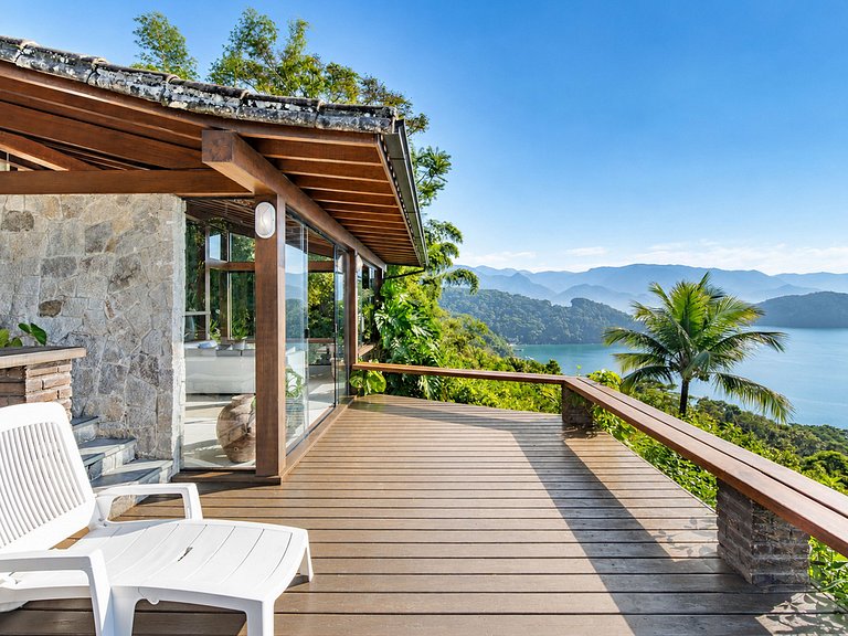 Casa en lo alto de colina en Angra dos Reis