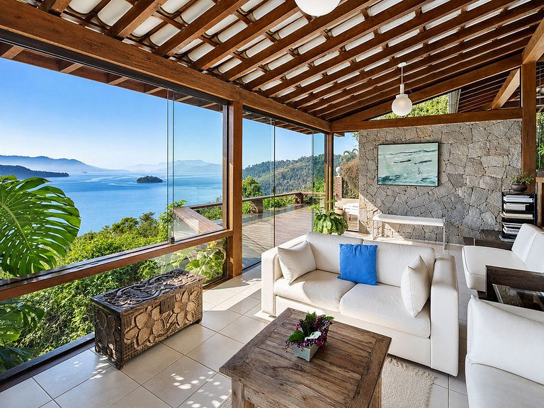 Casa en lo alto de colina en Angra dos Reis