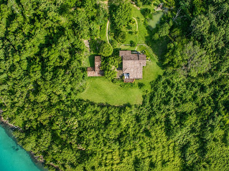 Casa en lo alto de colina en Angra dos Reis