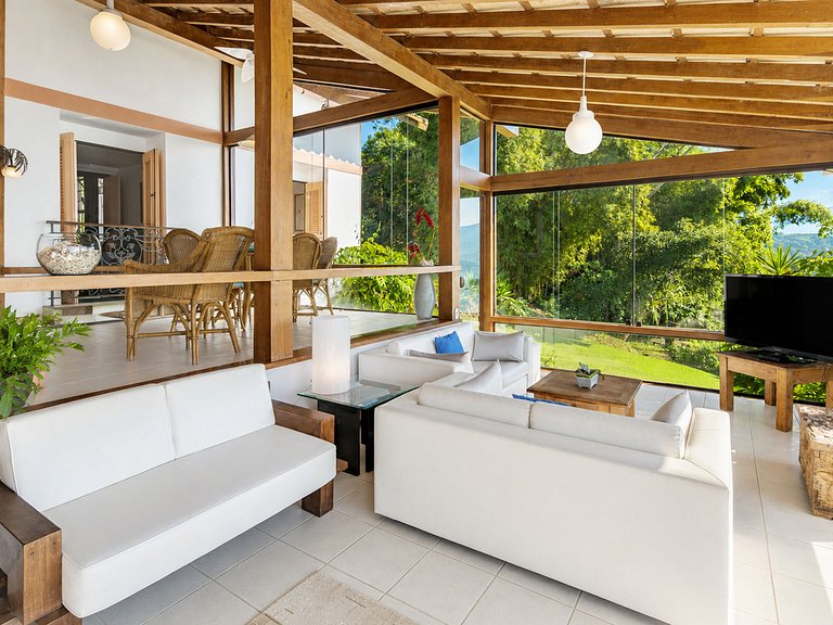 Casa en lo alto de colina en Angra dos Reis