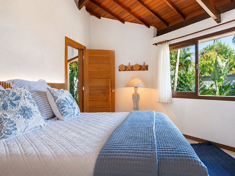 6-suite villa in Arraial D'ajuda