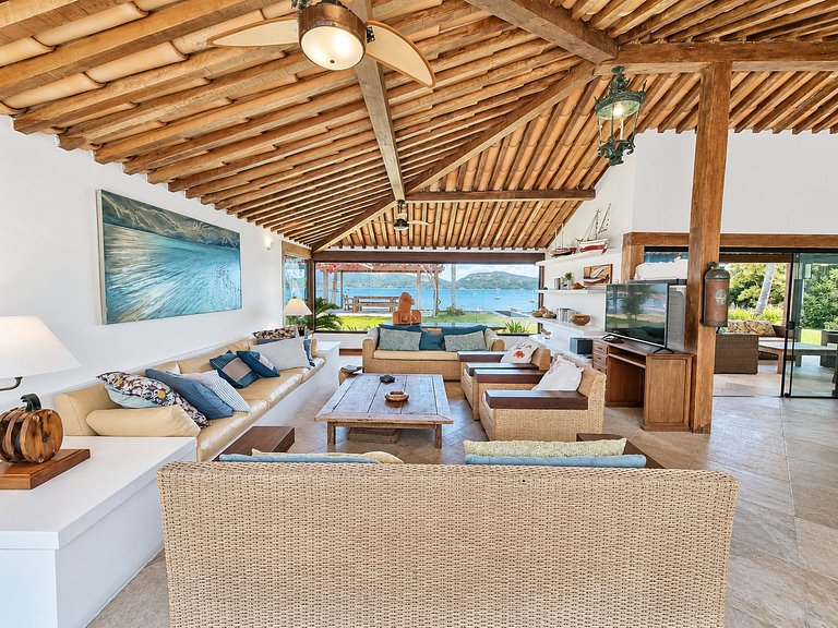 Fantástica villa beira-mar em Búzios