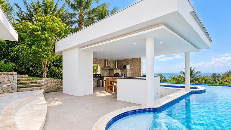 Paradise Mansion in Ilhabela