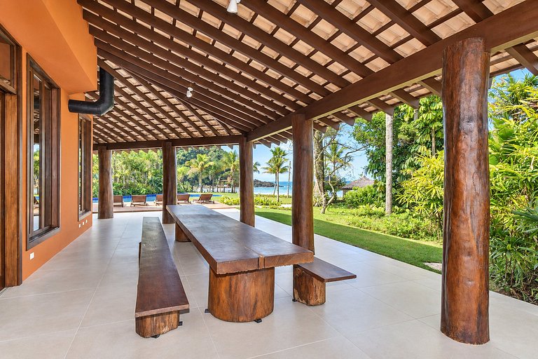 Villa by the beach at Praia do Engenho
