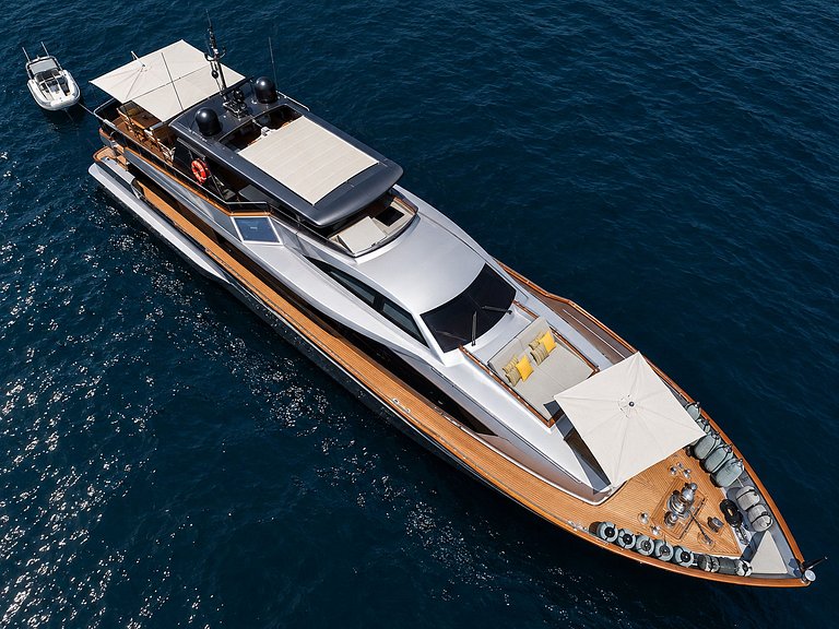 Yacht de 112 pieds à Angra dos Reis