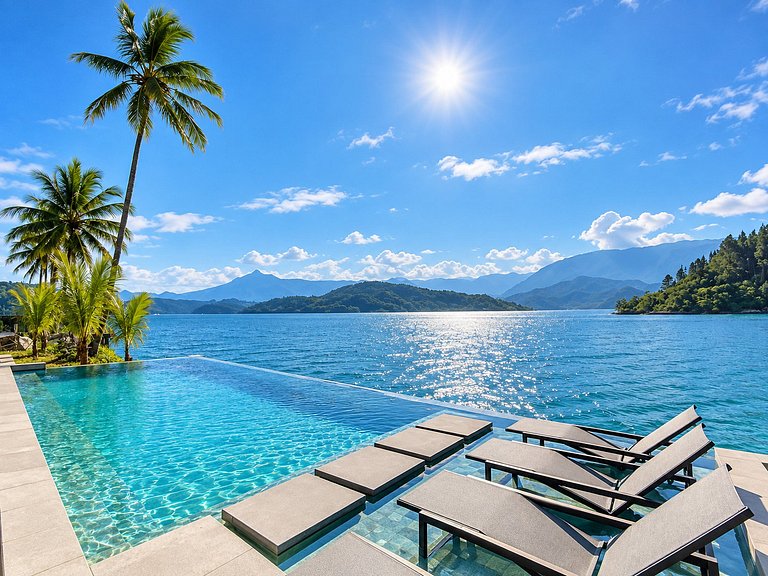 Casa junto al mar en Angra dos Reis