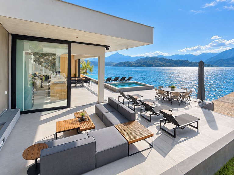 Casa junto al mar en Angra dos Reis