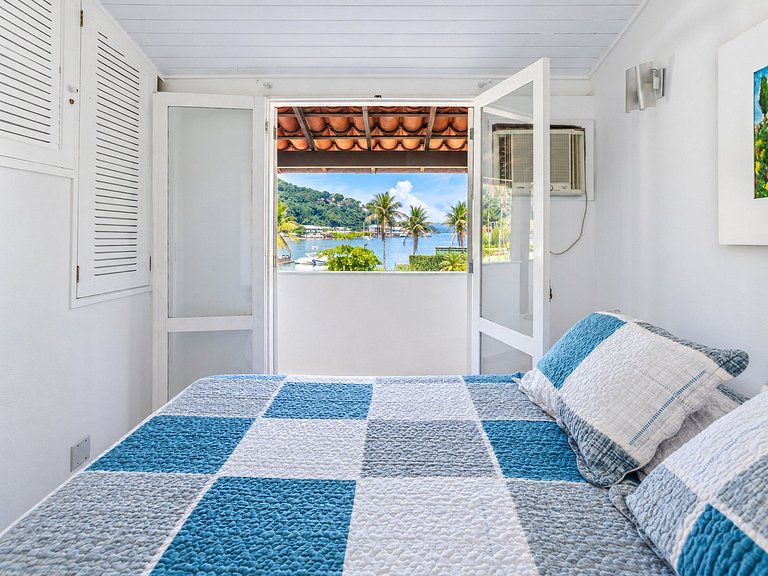 Casa junto al mar en Angra dos Reis