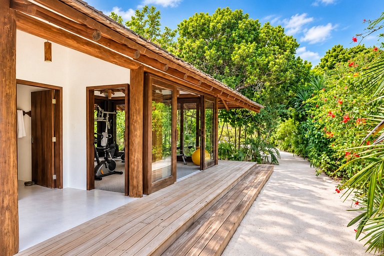 House facing the sea with swimming pool in Trancoso