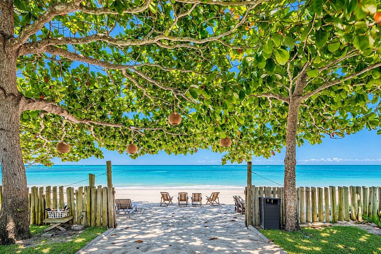 Beachfront with 9 Suites in Itapororoca