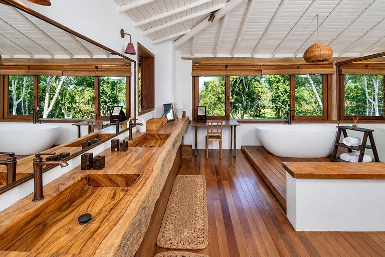 Beachfront with 9 Suites in Itapororoca