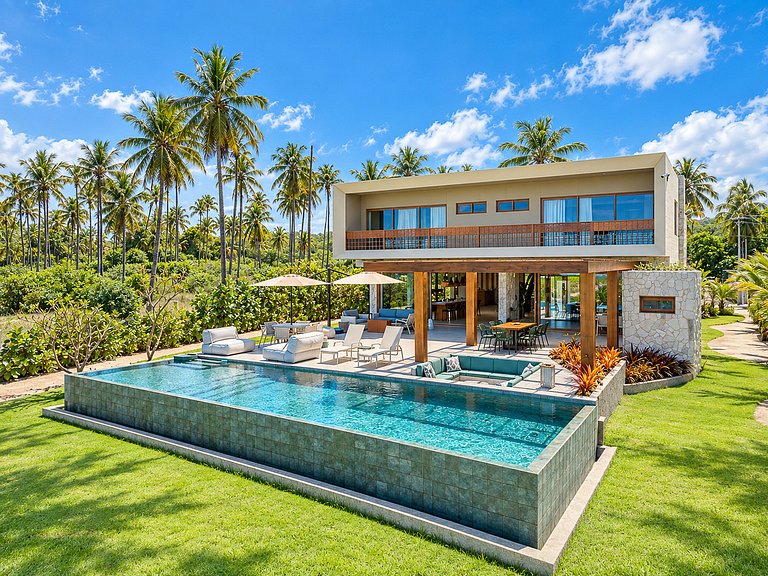 Beachfront villa with heated pool in Mamucabinha - Car004