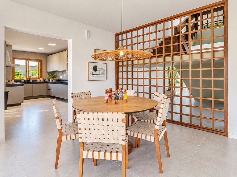 Beachfront villa with heated pool in Mamucabinha - Car004