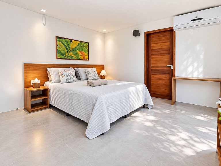 Beachfront villa with heated pool in Mamucabinha - Car004