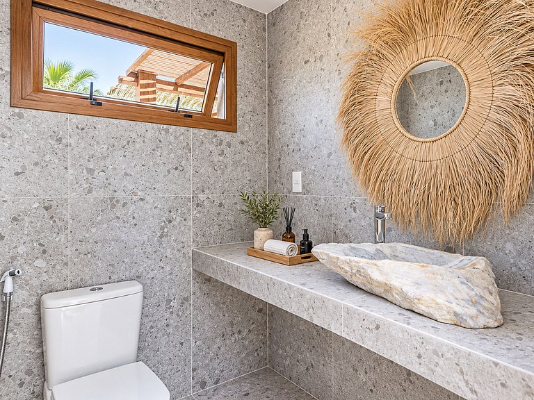 Beachfront villa with heated pool in Mamucabinha - Car004