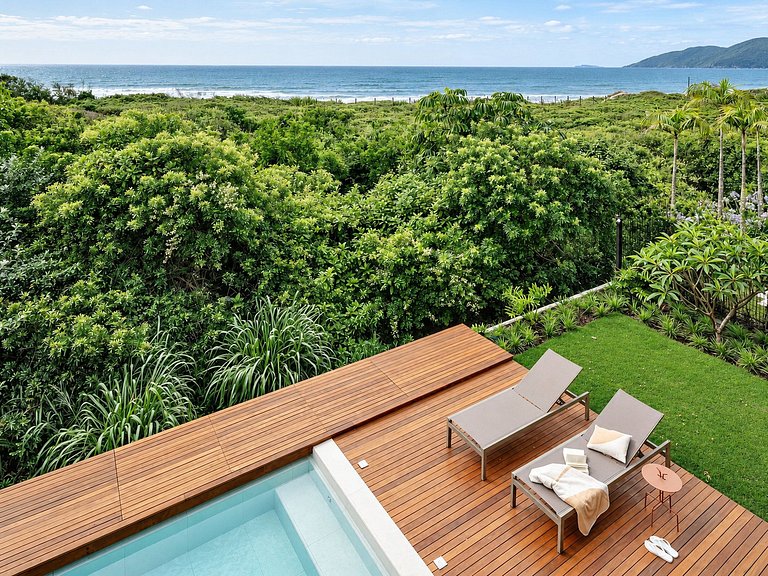 Beachfront Villa in Florianópolis