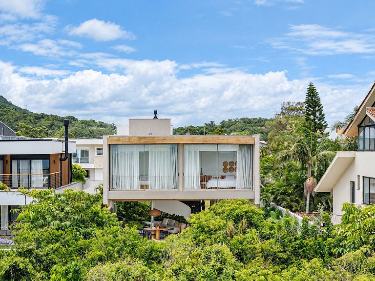 Beachfront Villa in Florianópolis
