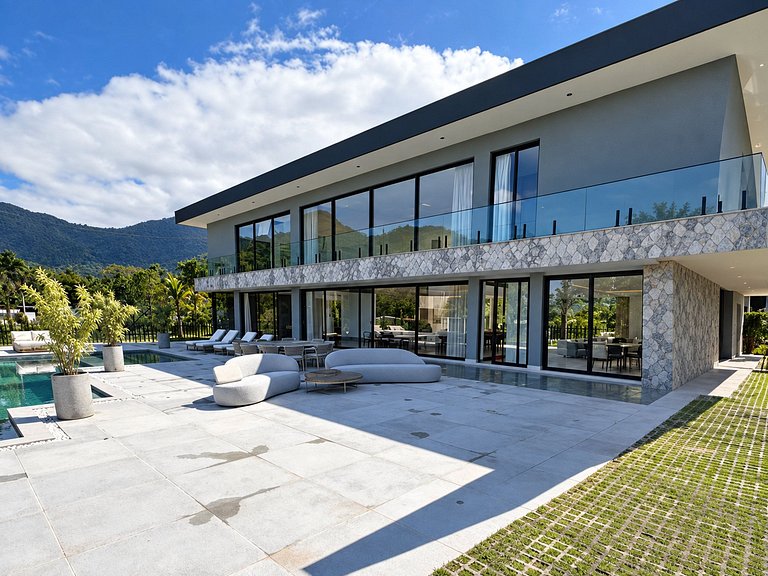 Magnifica villa con piscina ad Angra - Ang037