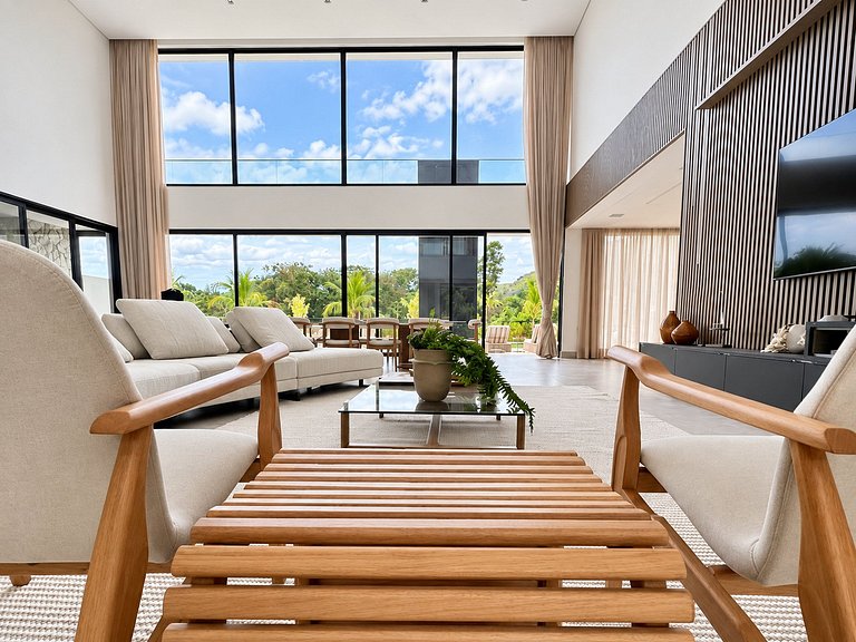 Fantastic mansion with a pool in Angra – Ang037