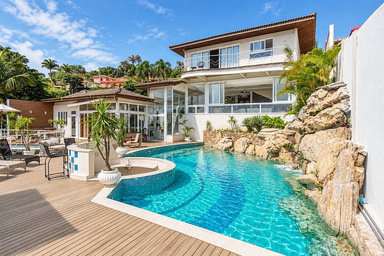Casa com vista na Praia da Ferradura