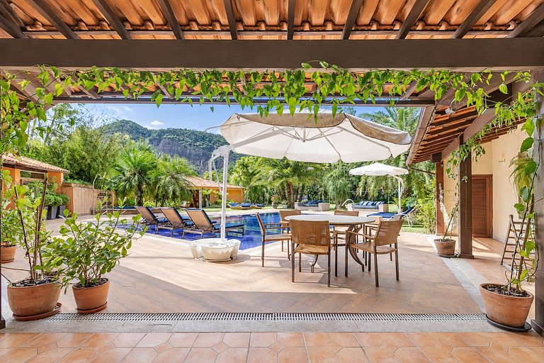 Beautiful luxury villa in Itaipava