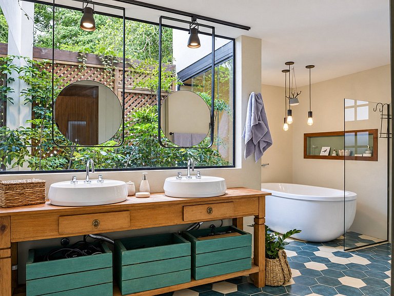 Linda casa com piscina na serra do Rio