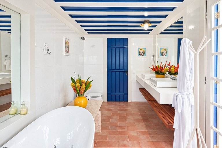 Villa and loft by the sea in Paraty