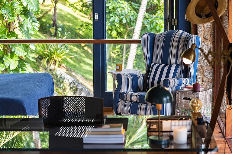 Villa and loft by the sea in Paraty