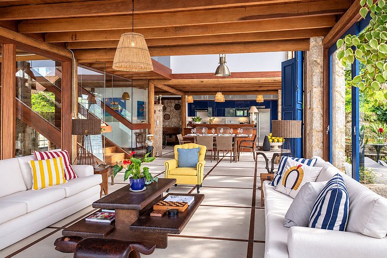 Villa and loft by the sea in Paraty
