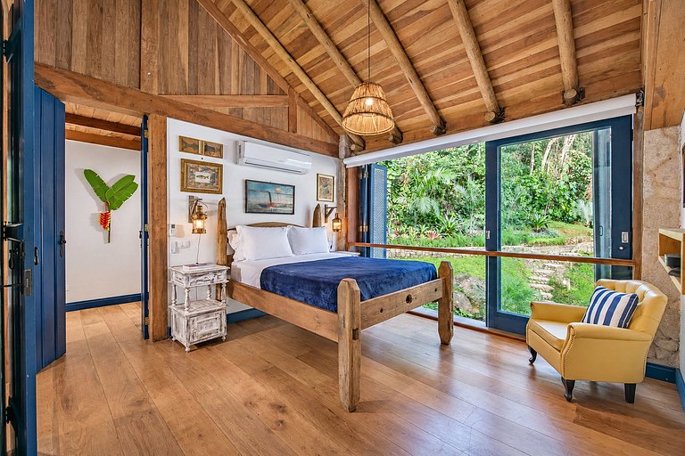 Villa and loft by the sea in Paraty