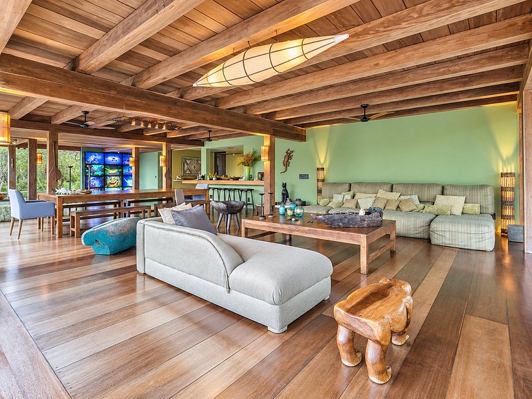 Beautiful beachfront villa in Trancoso
