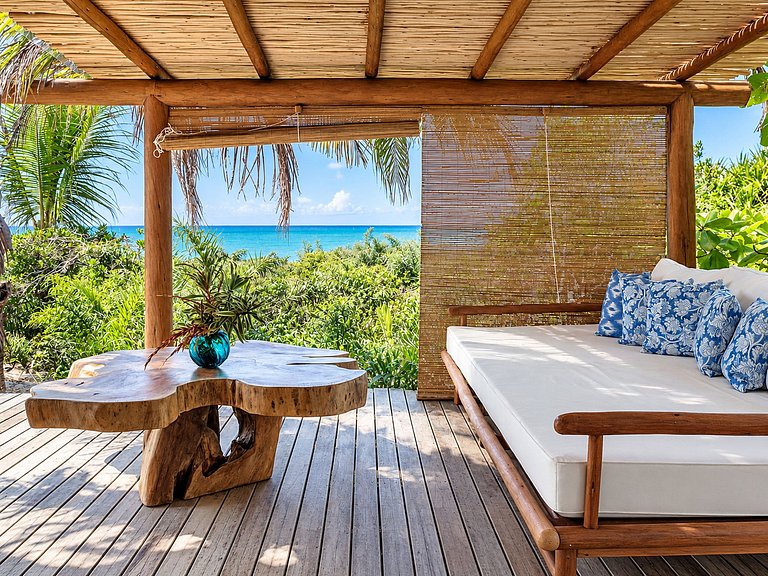 Beautiful beachfront villa in Trancoso