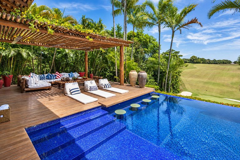 Luxurious 6-suite villa in Trancoso