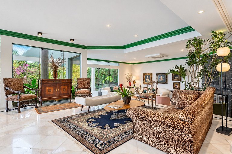 Mansion with sea view in São Conrado