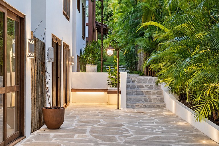 Luxurious villa with pool in Trancoso