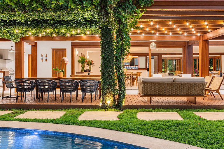 Luxurious villa with pool in Trancoso