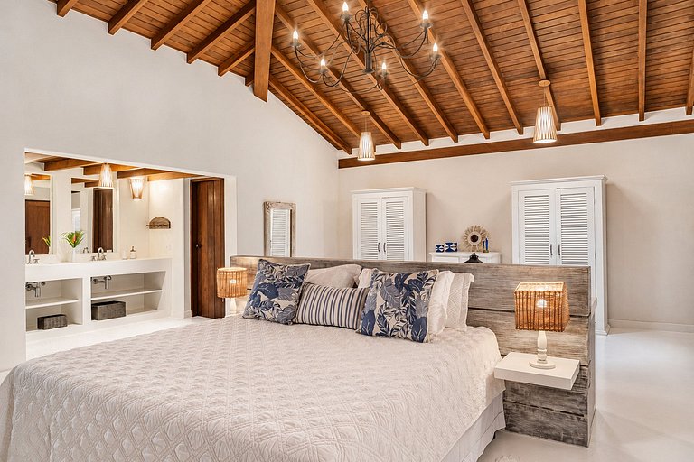 Luxurious villa with pool in Trancoso