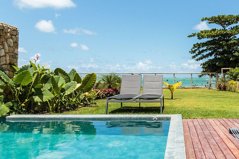 Beachfront villa with infinity pool in Milagres - Ala020