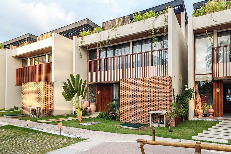Beachfront villa with infinity pool in Milagres - Ala020