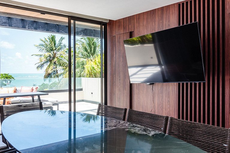Vila à beira-mar com piscina de borda infinita em Milagres -
