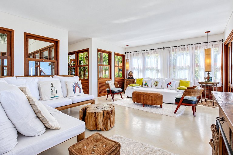 Casa com 4 suítes e piscina em Trancoso