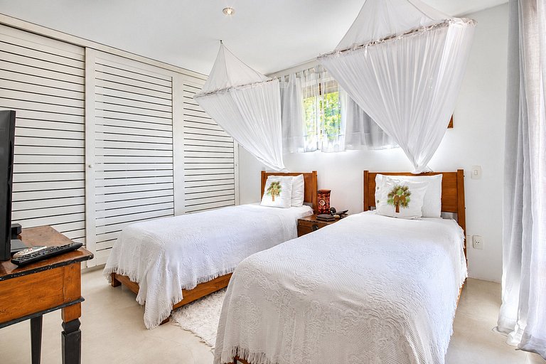 House with 4 Suites and Pool in Trancoso