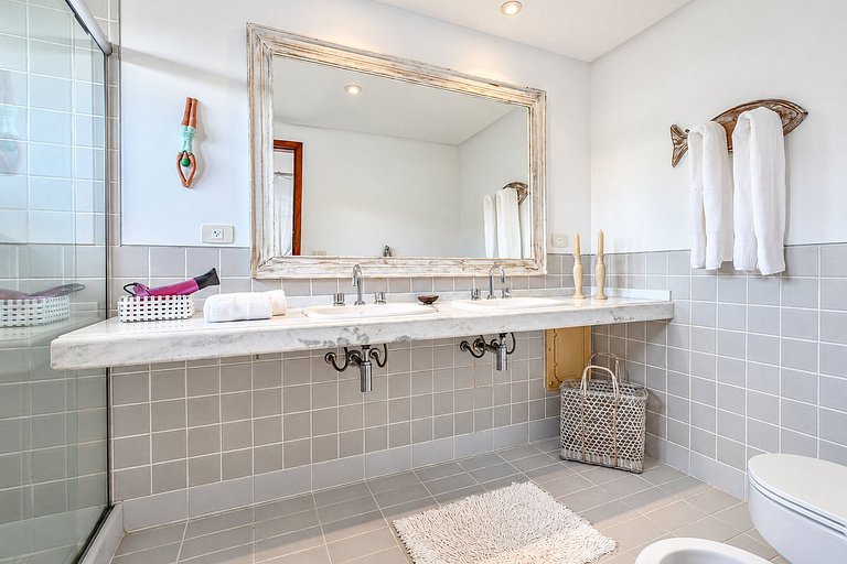 Casa con 4 Suites y Piscina en Trancoso