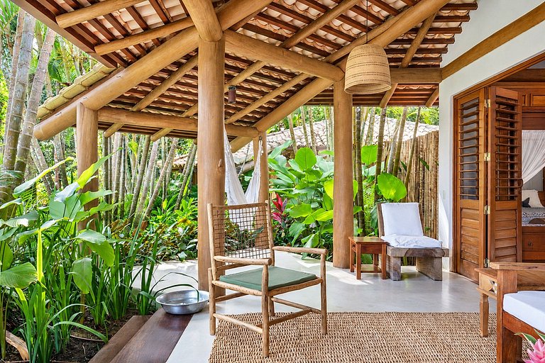 Villa with Pool and 7 Suites in Trancoso