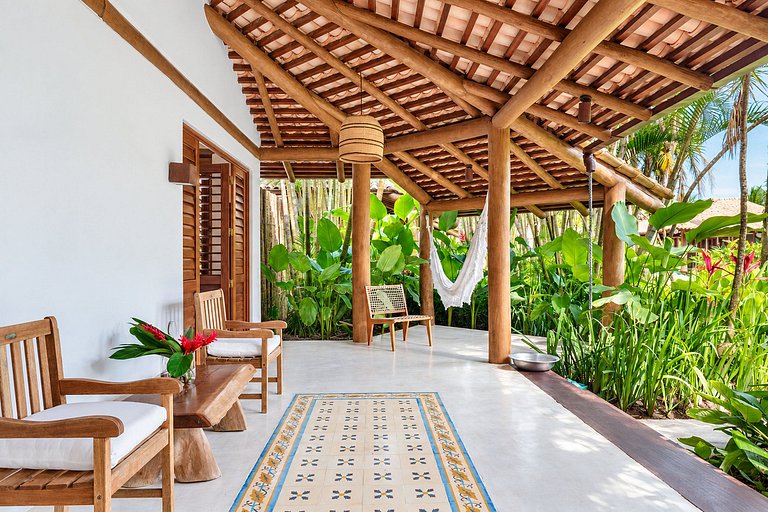 Villa with Pool and 8 Suites in Trancoso