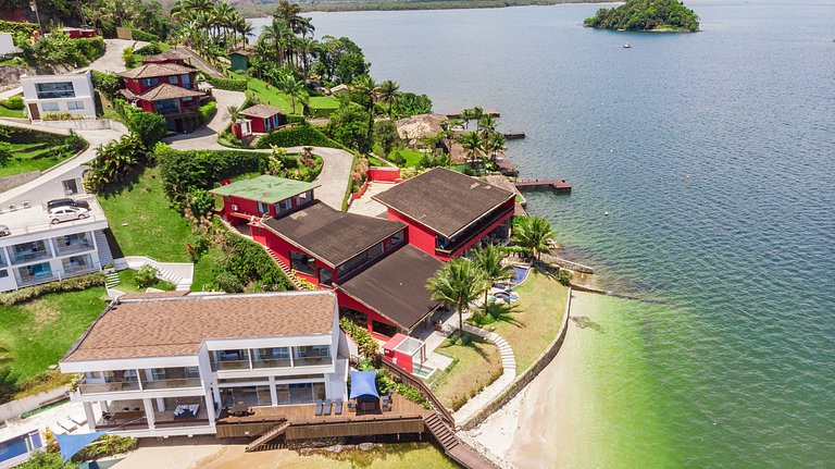 Ang002 - Hermosa villa de 9 suites frente al mar en Angra do